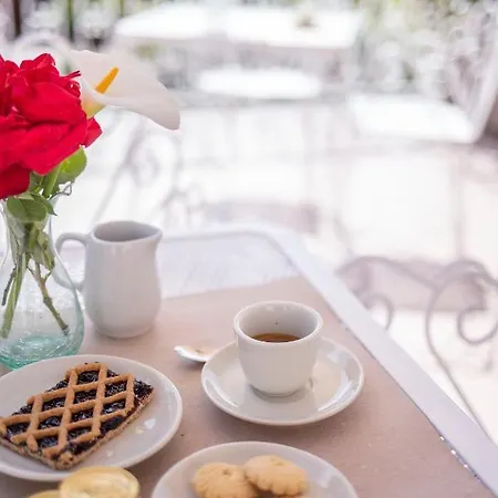 Stellanova Bed and Breakfast 3*